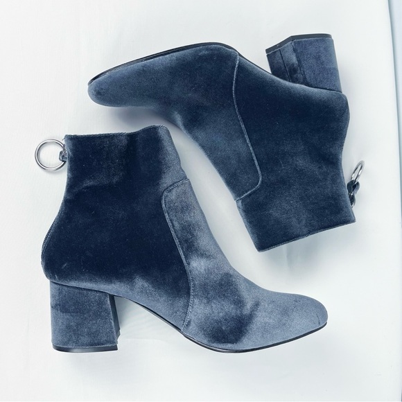 Urban Outfitters Harlow Blue Velvet O-Ring Heeled Ankle Boot Size 10 - Picture 6 of 13